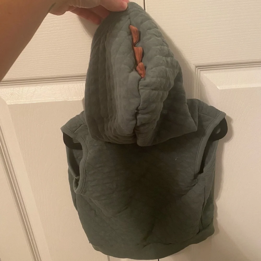 Fall Vest - Picture 4 of 4